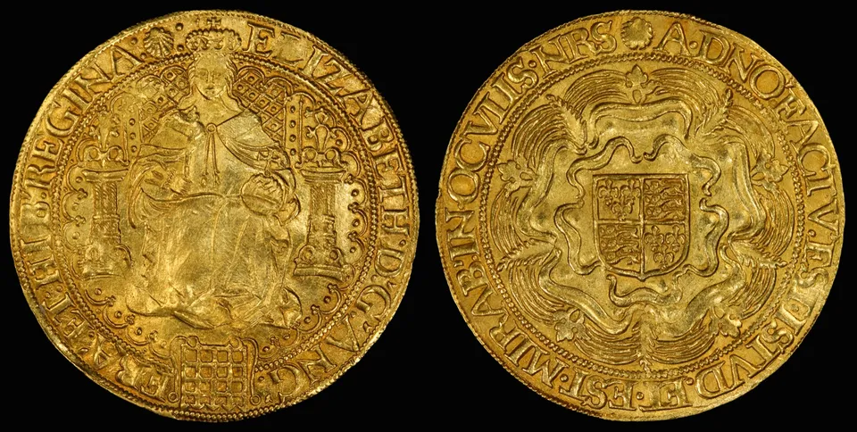 A gold sovereign of Elizabeth I, shown from both sides